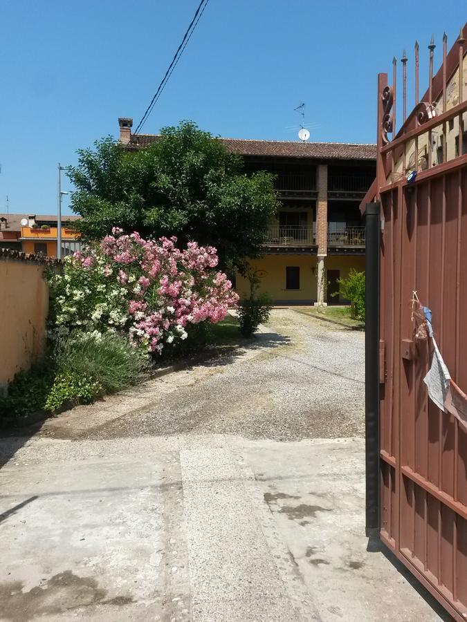 B&B Il Loto Bike Friendly Vailate Bagian luar foto